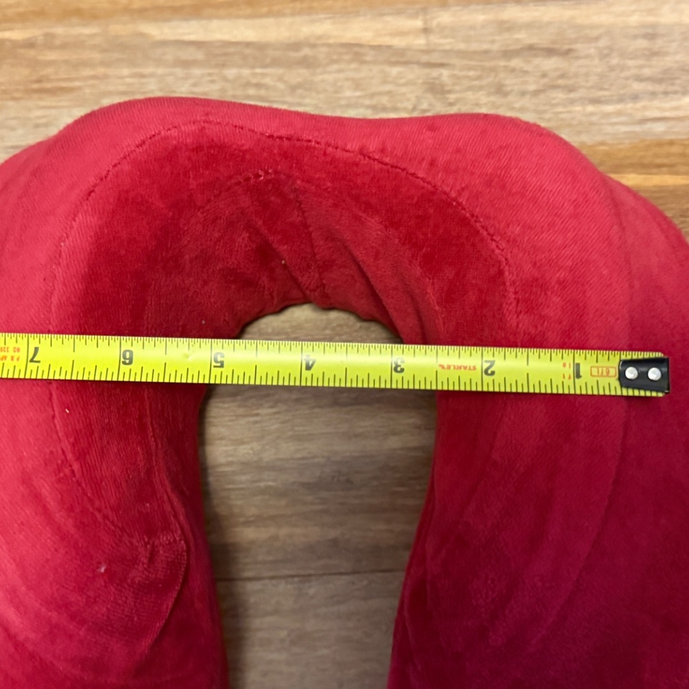Travel Neck Pillow- Cabeau Evolution Classic® - Picture 10 of 11